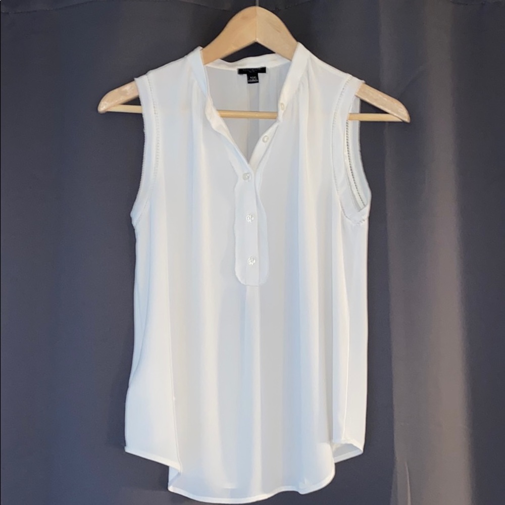 Sleeveless blouse
